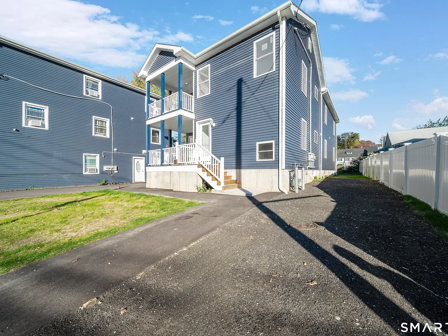1660 Reservoir Ave — Photo 1