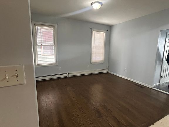 3rd image of 231 Grant Ave Floor 1