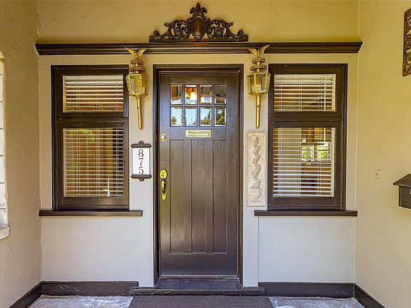 3rd image of 875 Richmond Ave