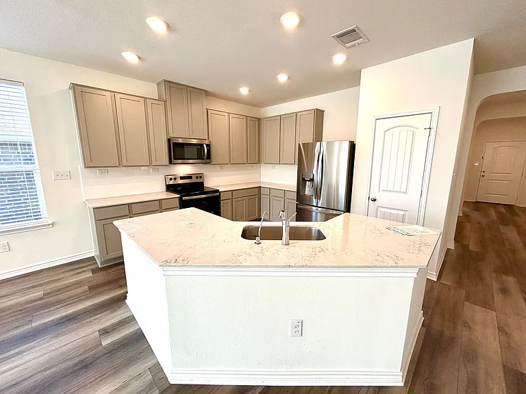 15352 Electra Cir — Photo 8