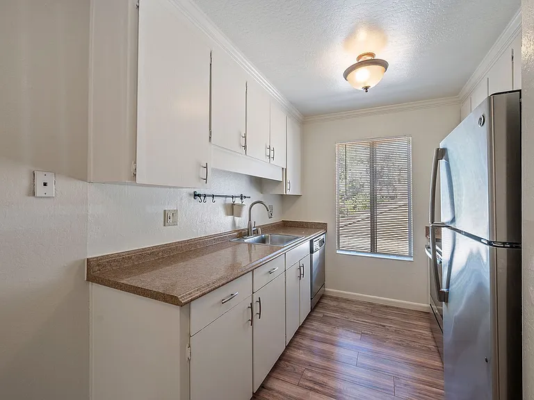 100 Devon Avenue — Photo 10
