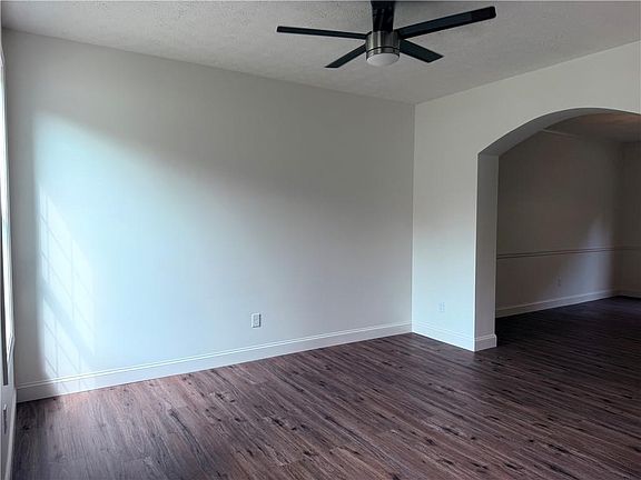 4th image of 245 Winchester Dr