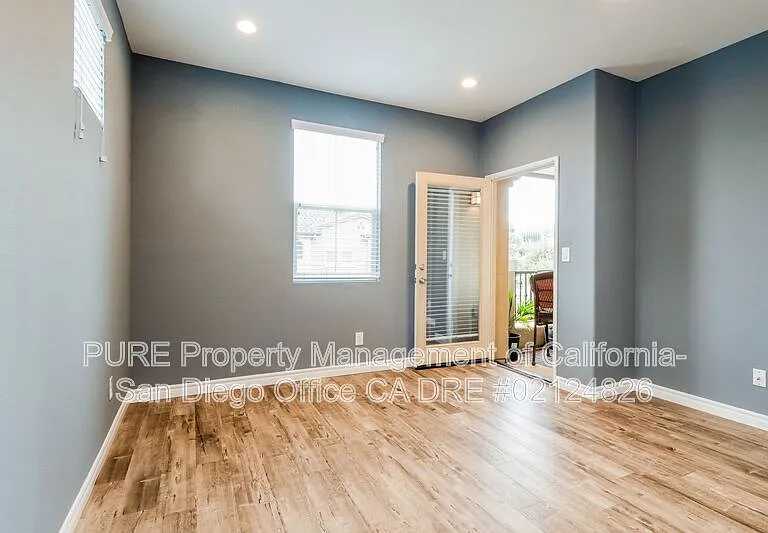 740 Mariposa Cir — Photo 12
