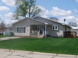 605 S Way Ave, Sutton, NE 68979
