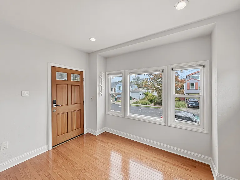 926 Cerrito St — Photo 19