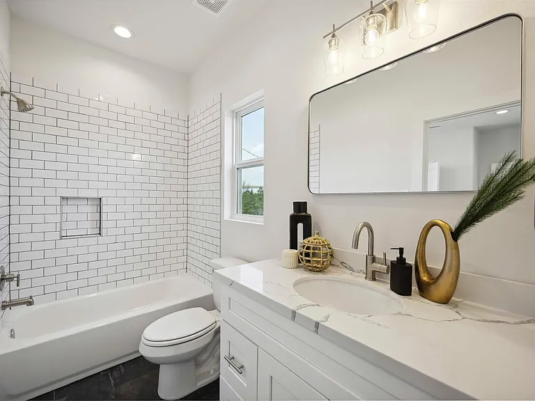 3504 Caplin St #B — Photo 22
