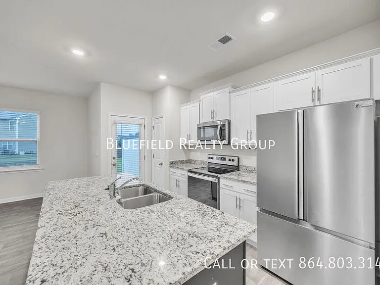1329 Wunder Way — Photo 6