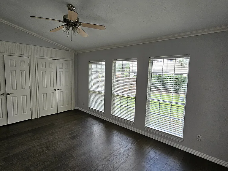 416 Thorn Wood Dr — Photo 11