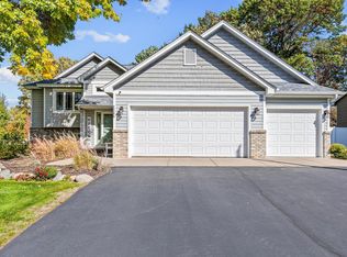 2289 S Coon Creek Dr NW, Andover, MN 55304