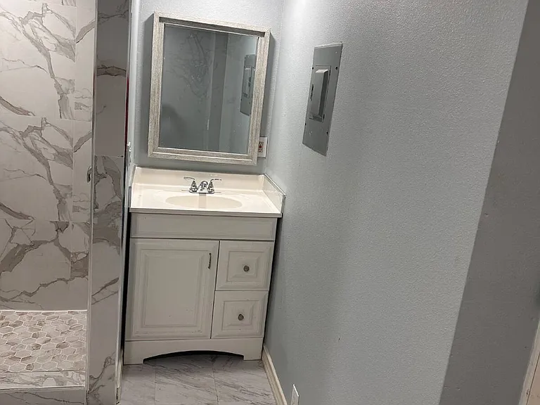 713 Vine Ave — Photo 9