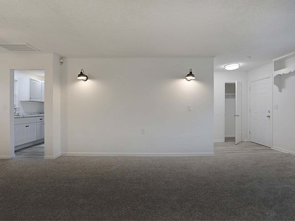 4th image of 736 N Xenophon Ave
