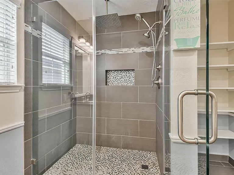 7718 Shavano Ln — Photo 17