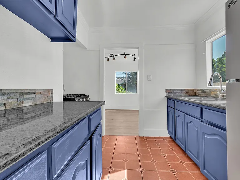 2819 Exposition Pl — Photo 15