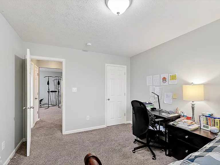 15472 Old Pond Cir — Photo 25