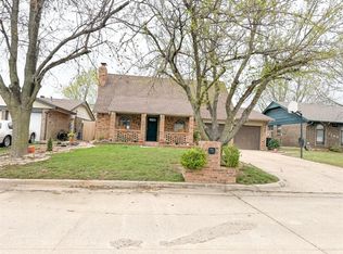 1201 Kings Ct, Moore, OK 73160