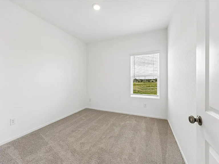 2207 Salinas Dr — Photo 7