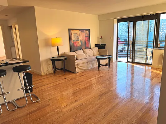 Rented by Livin USA LLC | media 13