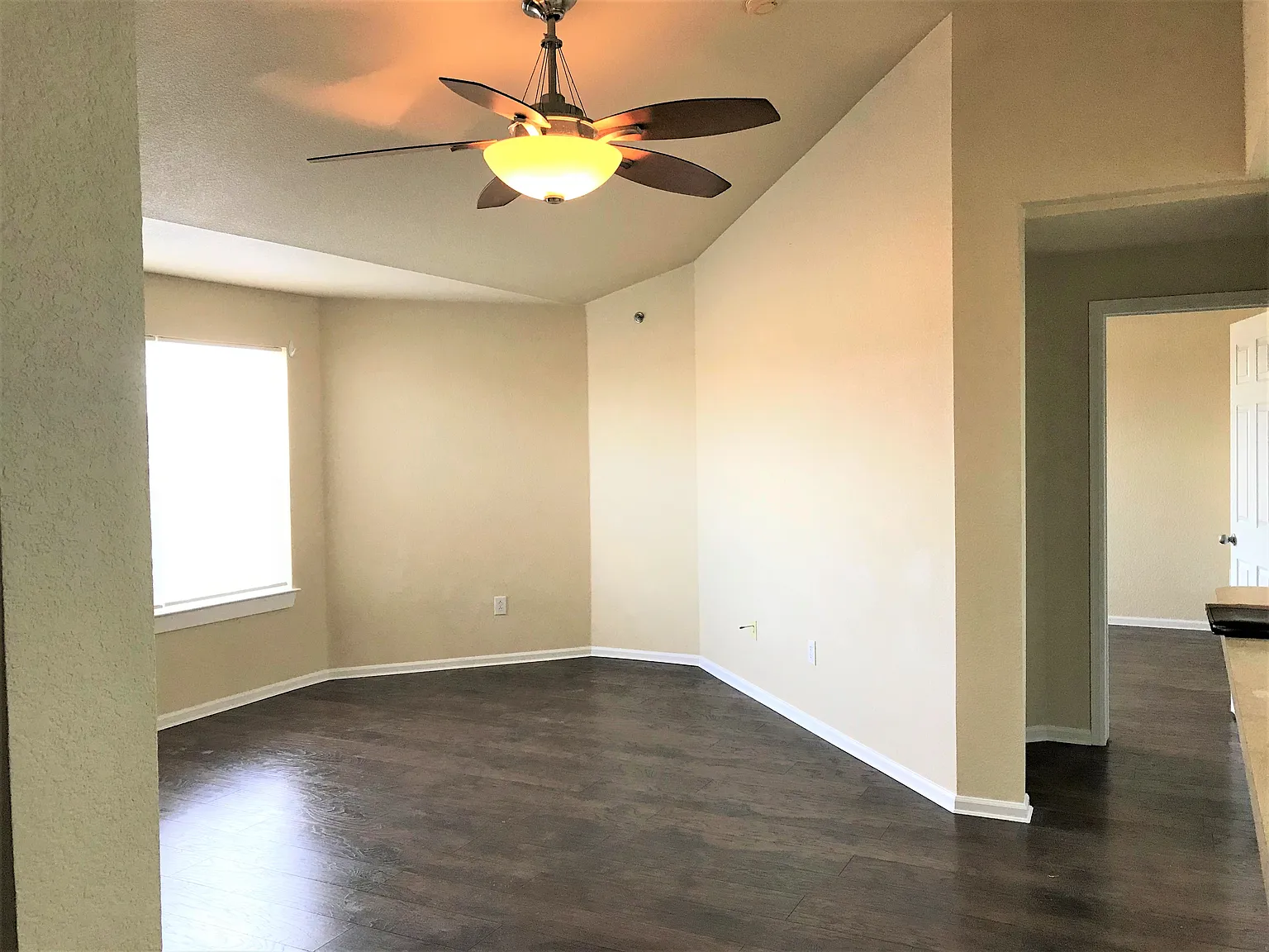 2 bed, 1070 sqft, $1,500 — Photo 2