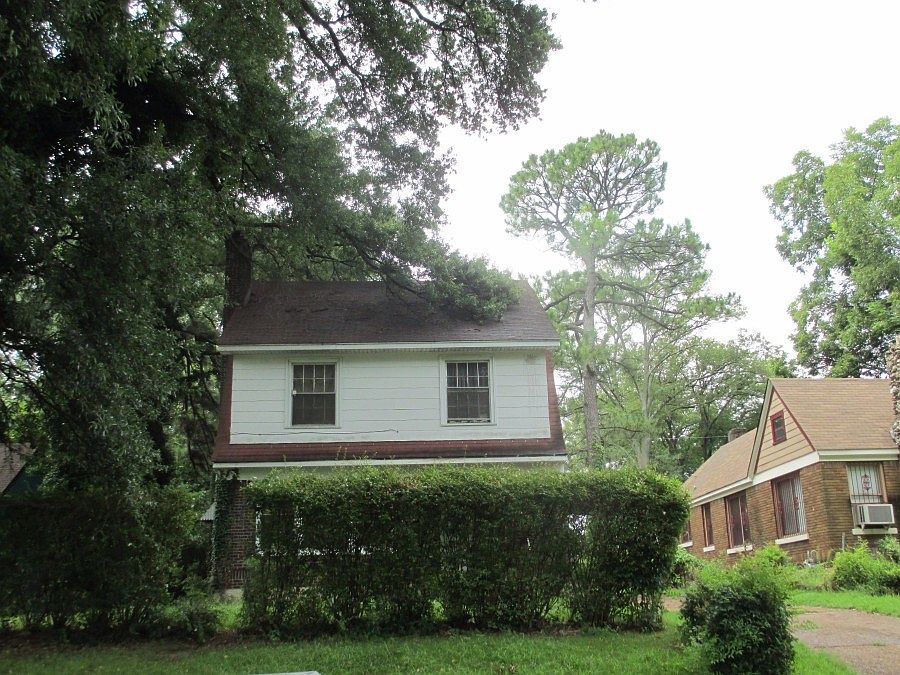 1st image of 635 E McKellar Ave