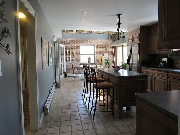 3rd image of 1 E Lake Cir