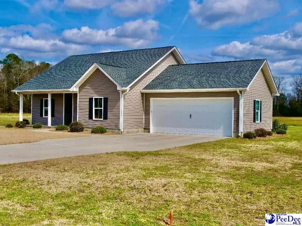 902 Highland Dr, Mullins, SC 29574