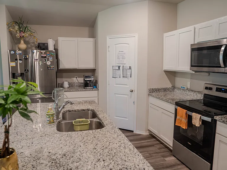 332 Pecos Dr — Photo 5