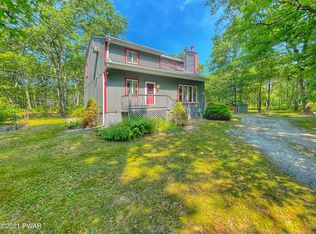 106 N Wynd Ter, Shohola, PA 18458