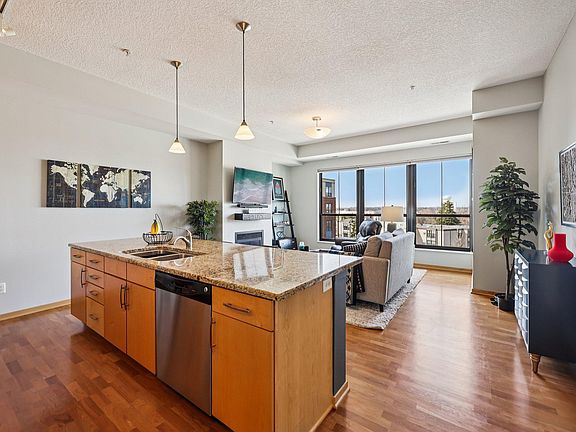 3rd image of 4525 Park Commons Dr Unit 421