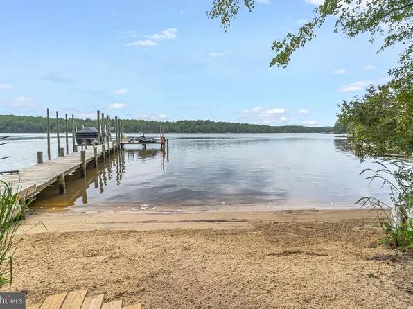 580 Icehouse Cove Ln, Heathsville, VA 22473