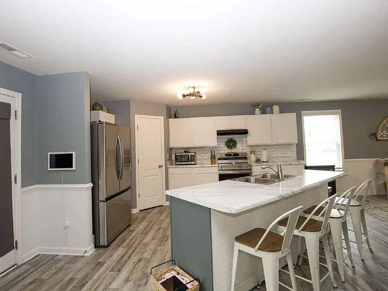 413 Century Ln — Photo 16