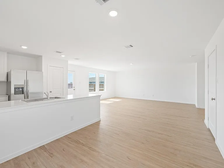 1102 Rustic Willow Dr — Photo 18