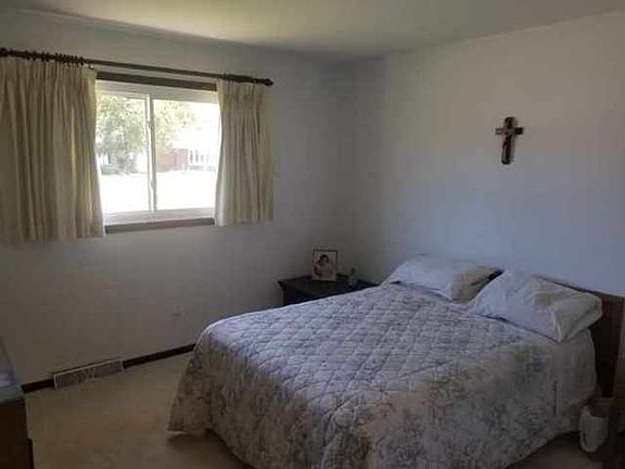 5th image of 8810 Magnolia Ct