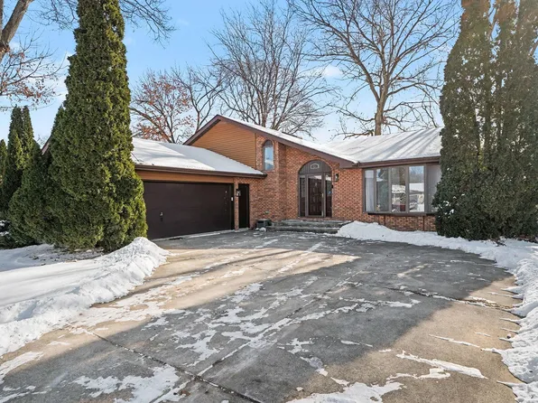 931 Evergreen Ln, Schererville, IN 46375