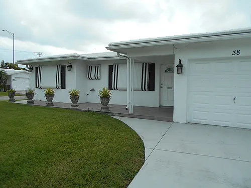 38 Leisure Blvd Photo 1