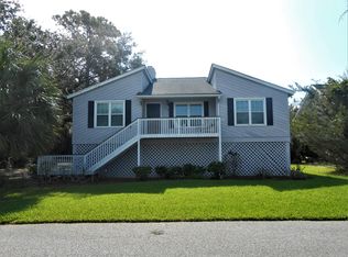 33 Battery Park Rd, Edisto Island, SC 29438