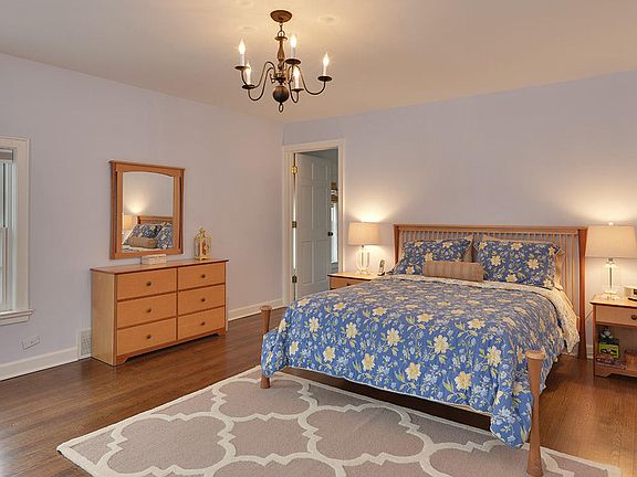 5th image of 6301 N Lake Dr