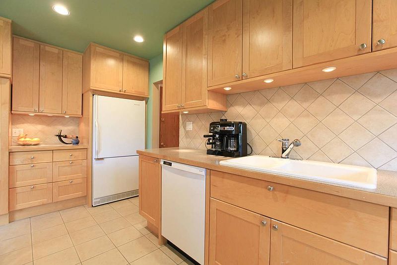 Burnaby House for rent - 3 Bedrooms — photo 14