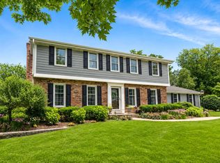 16725 Mary Cliff Ct, Brookfield, WI 53005