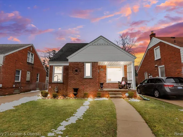 1347 Hollywood St, Dearborn, MI 48124