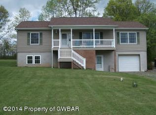 32 Dirt Ln, Wapwallopen, PA 18660