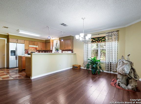 5th image of 1548 Freshwater Dr