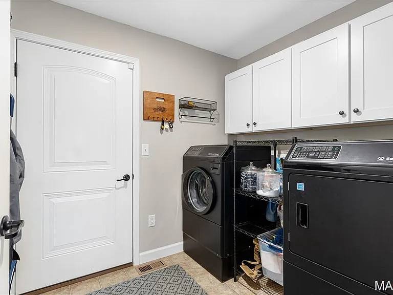 601 Monarch Dr — Photo 16