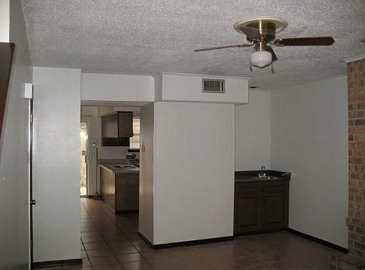 3rd image of 4479 Woodland Dr APT D