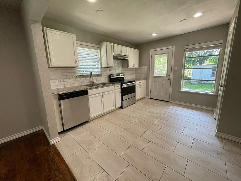 613 S Andrews Ave — Photo 6