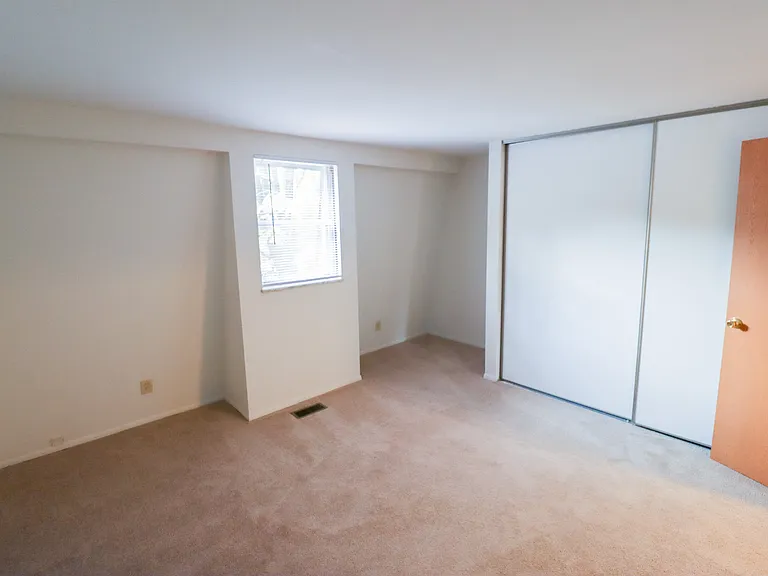 Kingswood Townhouses — Photo 9