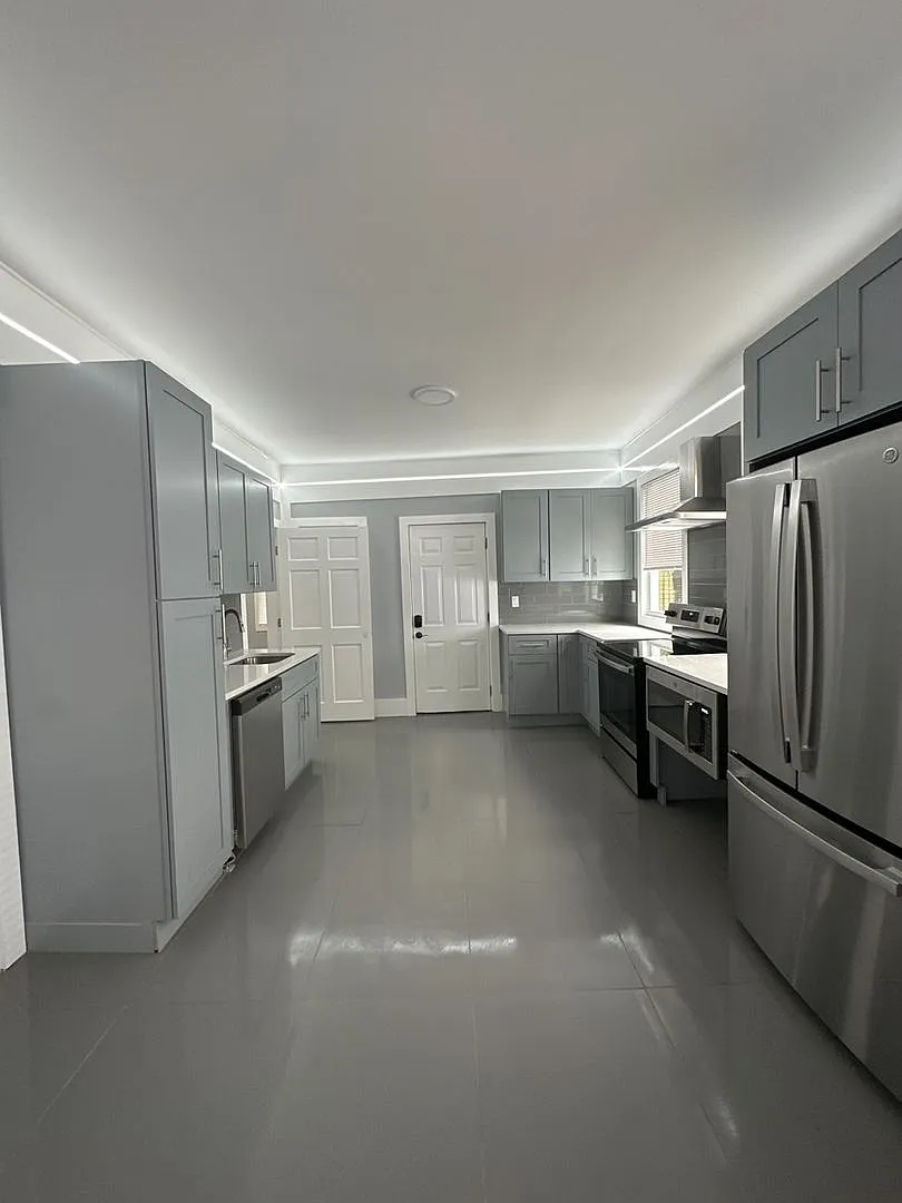 97 Sheffield Ave — Photo 3