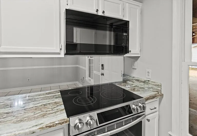 429 Russell St NE — Photo 7