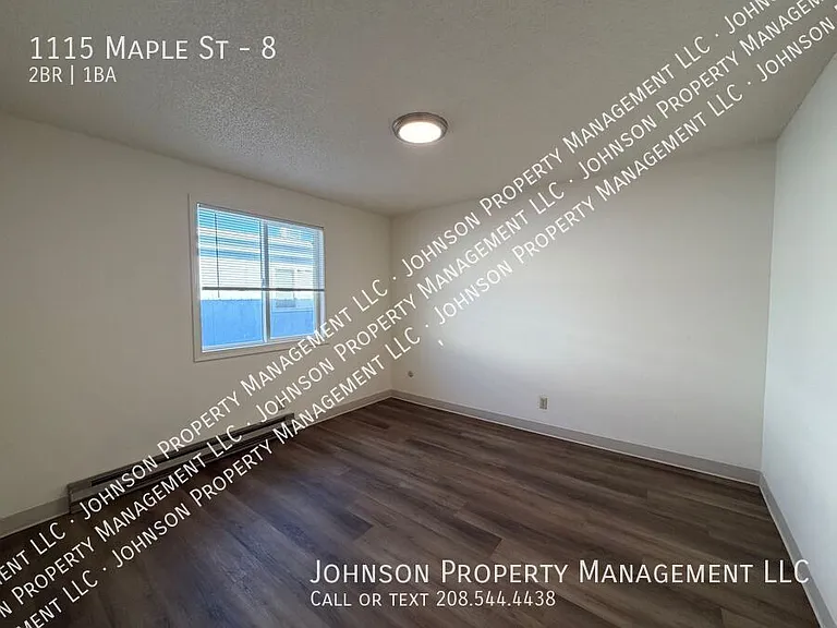 1115 S Maple St #8 — Photo 8