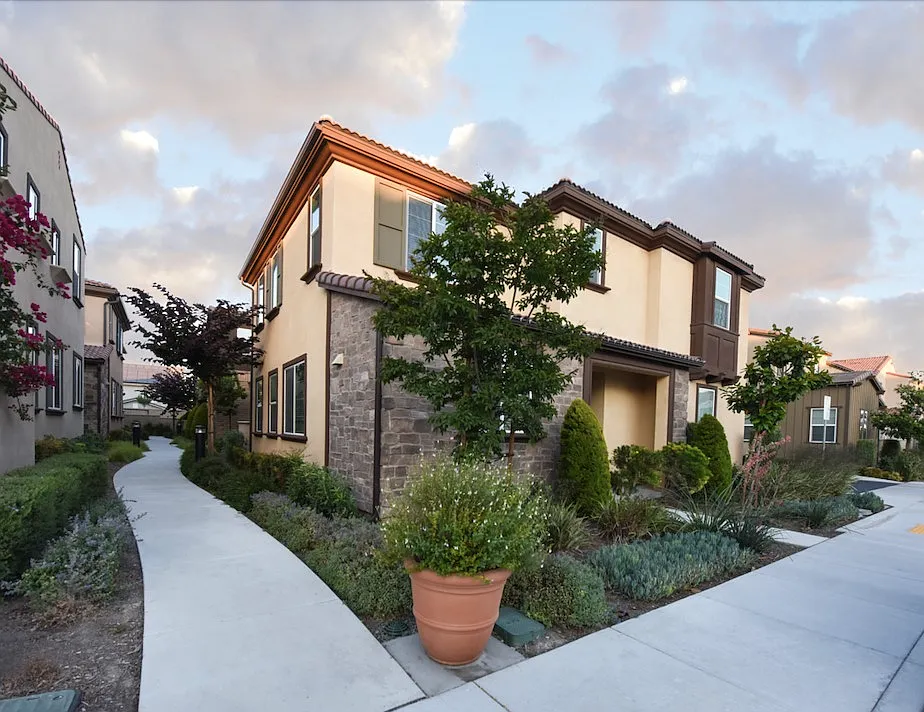 Building Photo - 7075 Montecito Ln