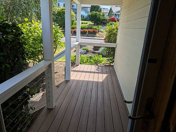 2nd image of 1389 Lena Pl NE
